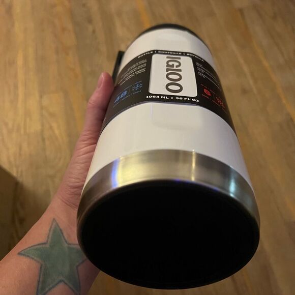 Igloo Stainless Steelel Twist n’ Chug Bottle 36 Oz - Picture 3 of 10